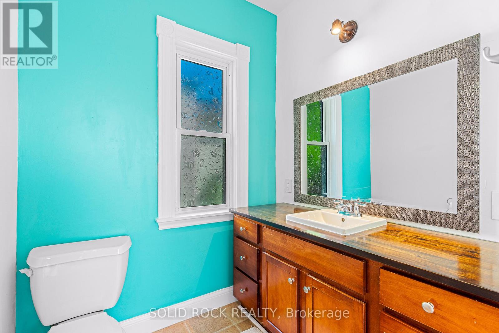 Photo 24 of 53 Wall Street, Brockville ON