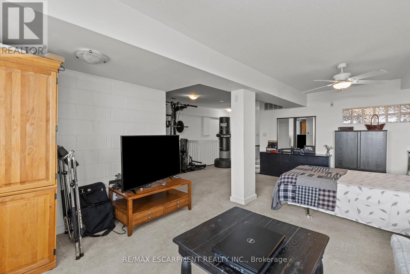 Photo 3 of 1 49 Ontario Street, Grimsby ON
