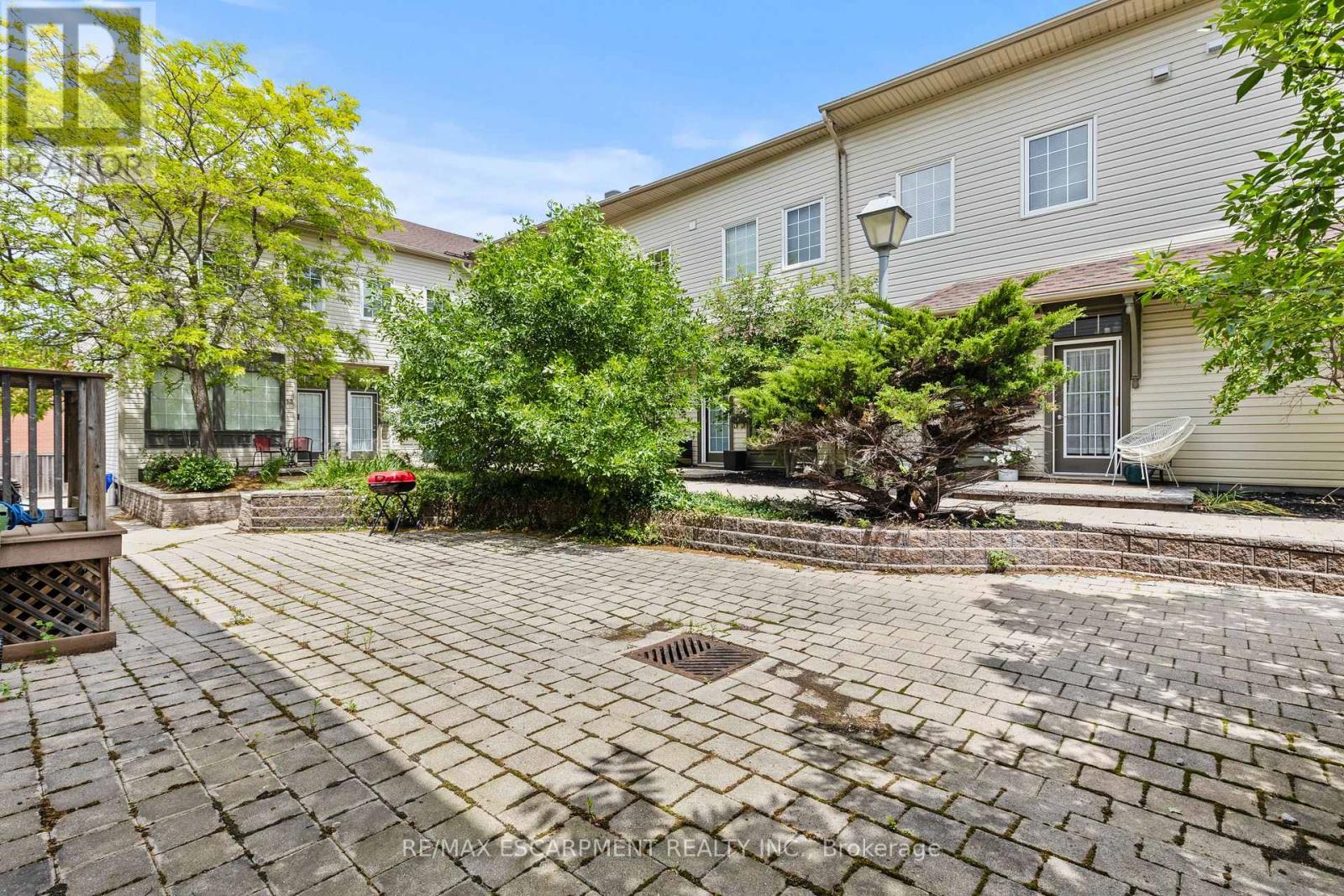 Photo 18 of 1 49 Ontario Street, Grimsby ON