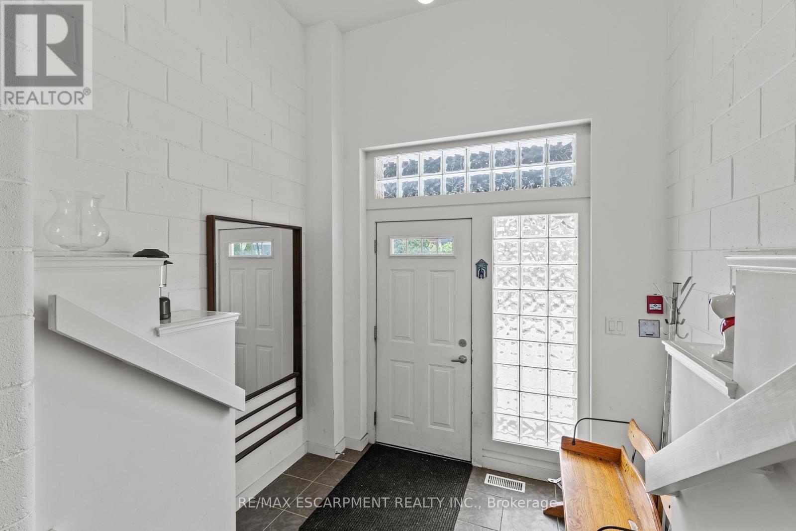Photo 13 of 1 49 Ontario Street, Grimsby ON