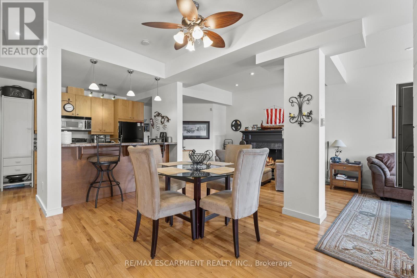 Photo 27 of 1 49 Ontario Street, Grimsby ON