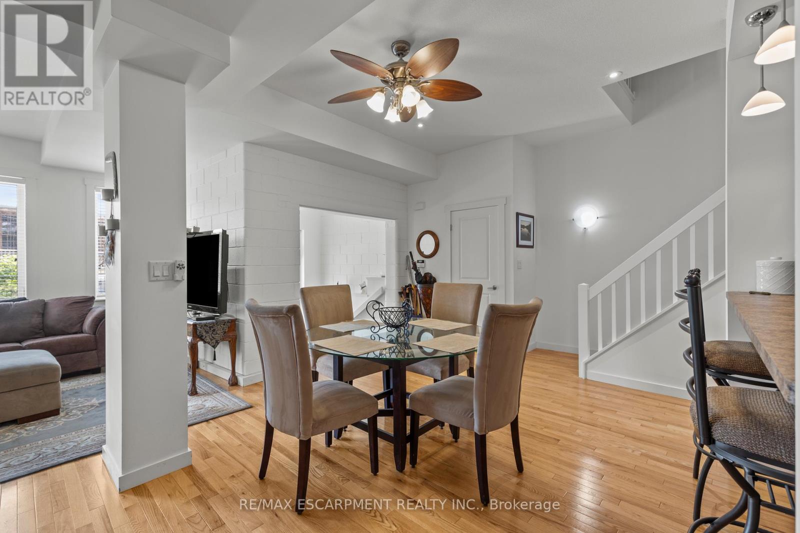Photo 14 of 1 49 Ontario Street, Grimsby ON