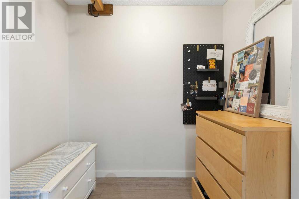 Single Family House for Sale in   Richard Place SW Lincoln Park Calgary 