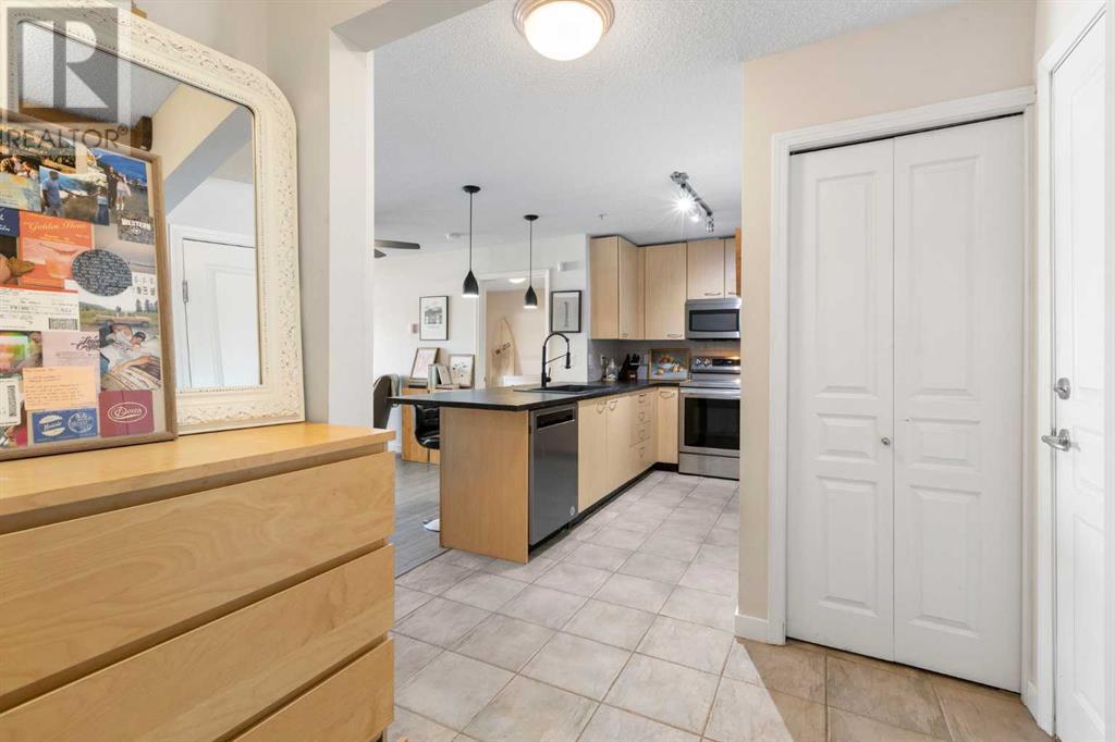 Single Family House for Sale in   Richard Place SW Lincoln Park Calgary 