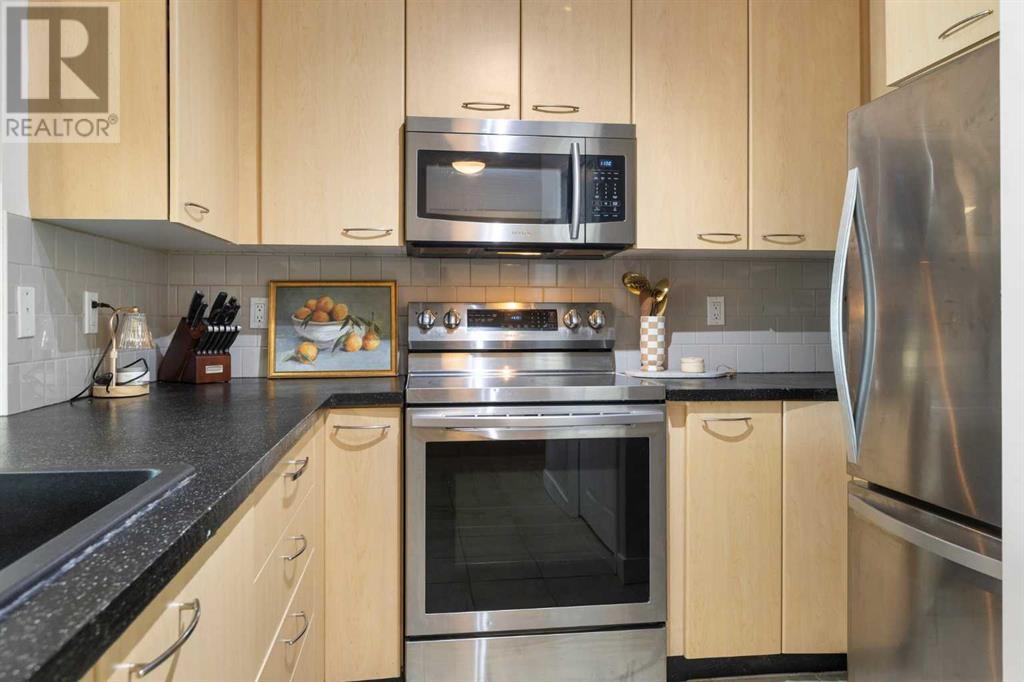Single Family House for Sale in   Richard Place SW Lincoln Park Calgary 