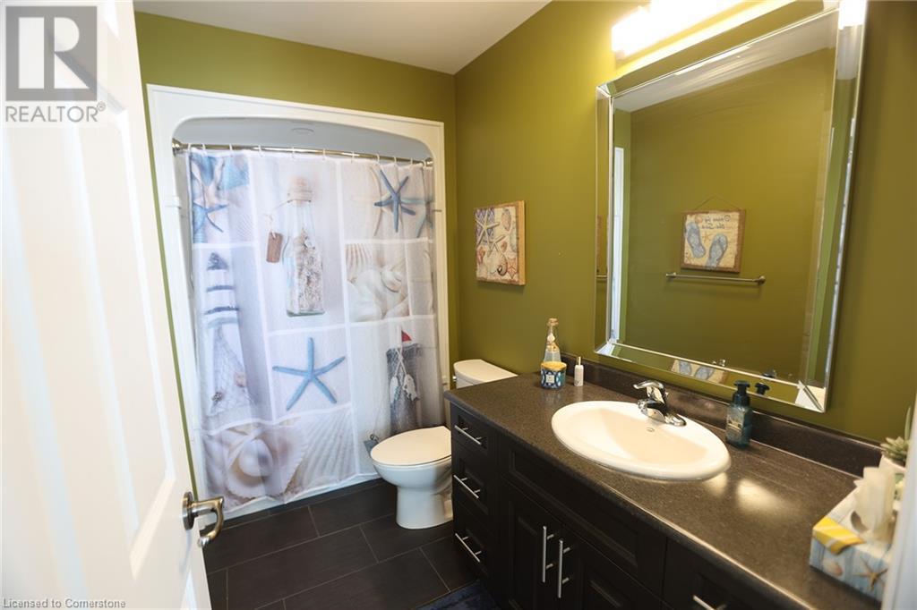 Photo 40 of 48 Erieview Lane, Selkirk ON