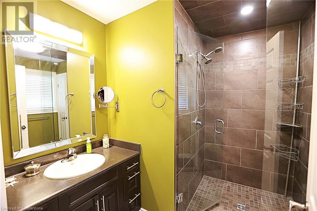 Photo 19 of 48 Erieview Lane, Selkirk ON