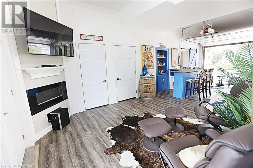 Photo 10 of 48 Erieview Lane, Selkirk ON