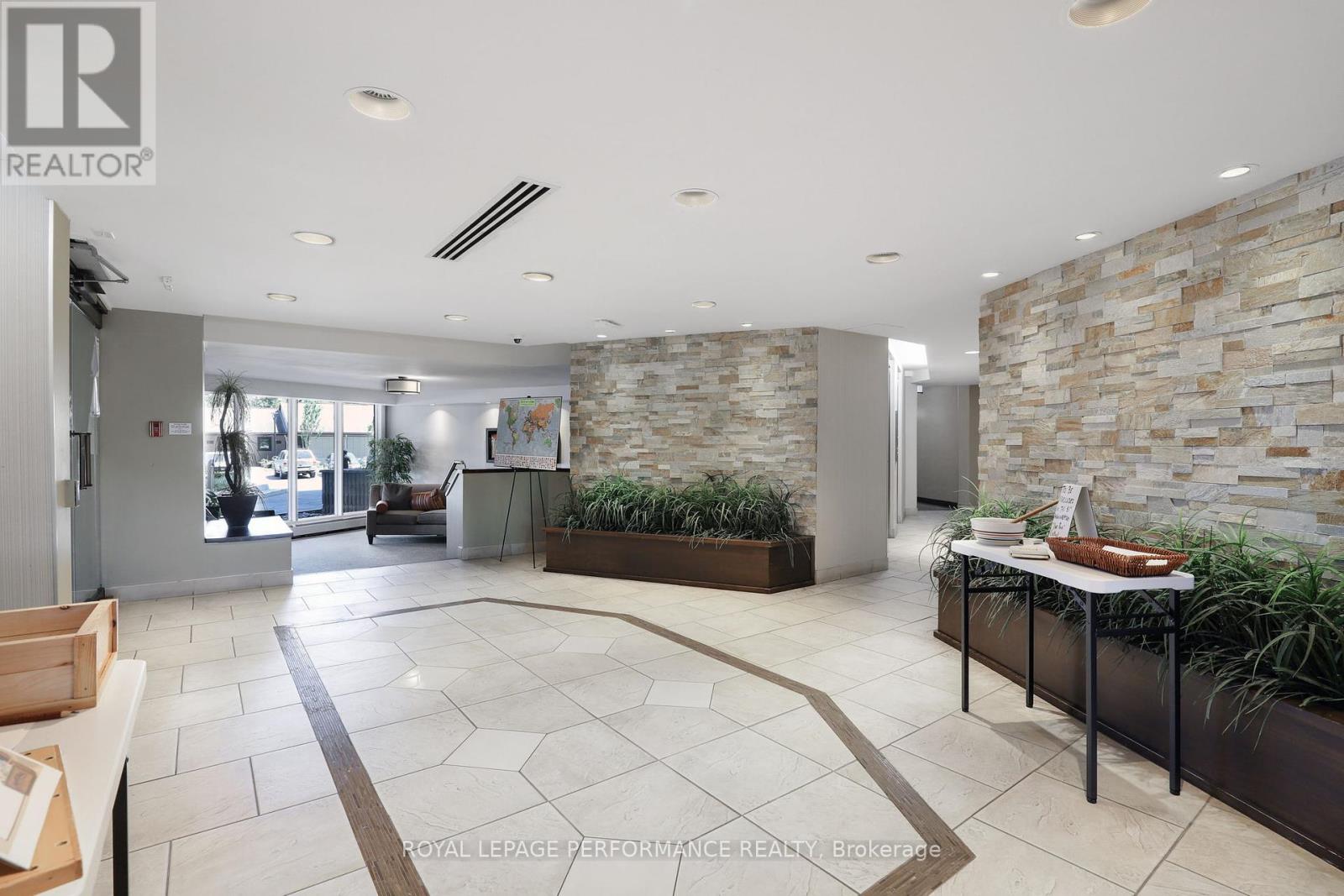 Photo 6 of 1002 1171 Ambleside Drive, Ottawa ON