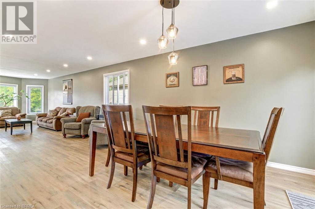 Photo 9 of 30 Mcintosh Court, Brantford ON