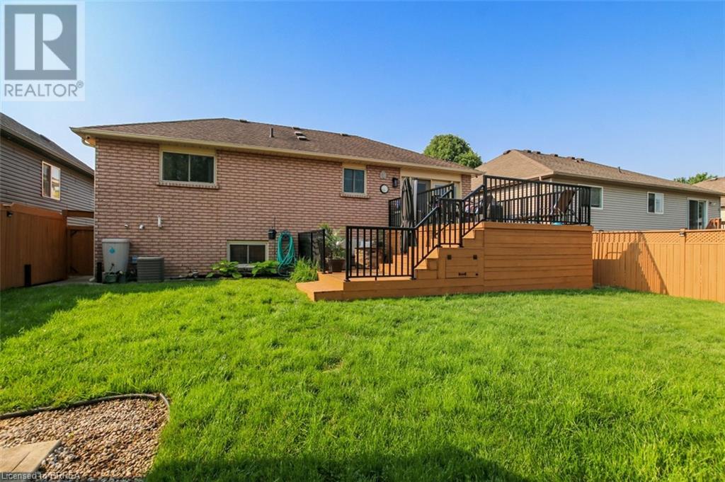 Photo 29 of 30 Mcintosh Court, Brantford ON