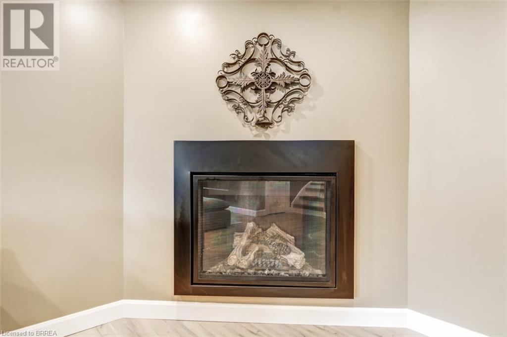 Photo 24 of 30 Mcintosh Court, Brantford ON