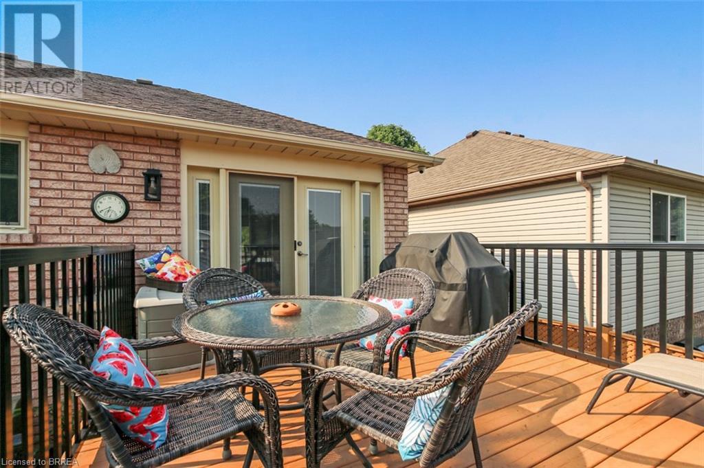 Photo 27 of 30 Mcintosh Court, Brantford ON