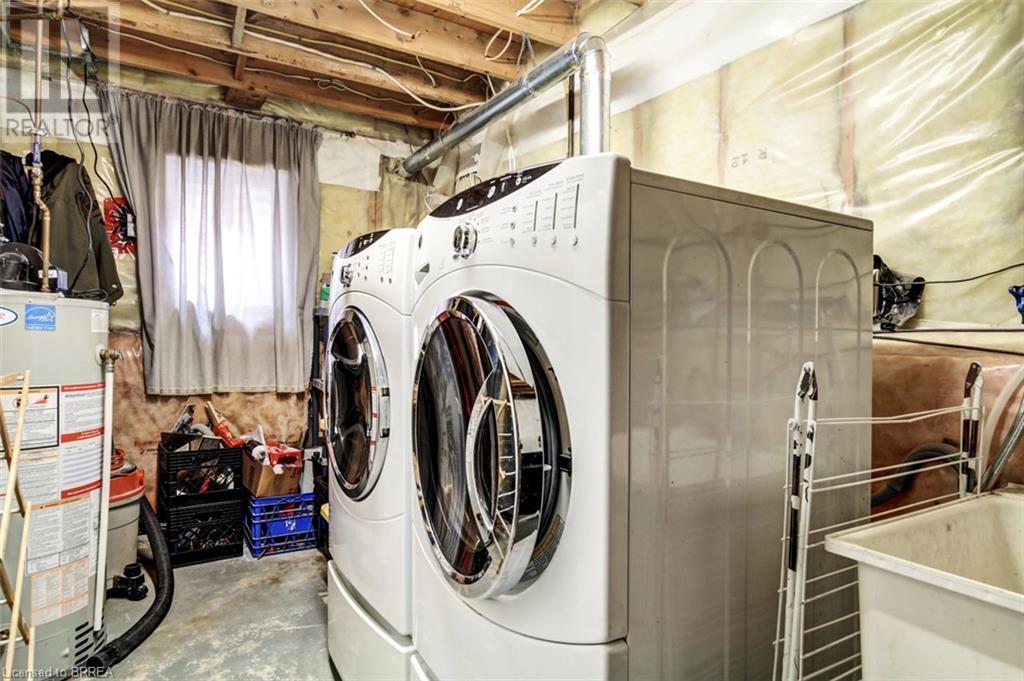 Photo 25 of 30 Mcintosh Court, Brantford ON