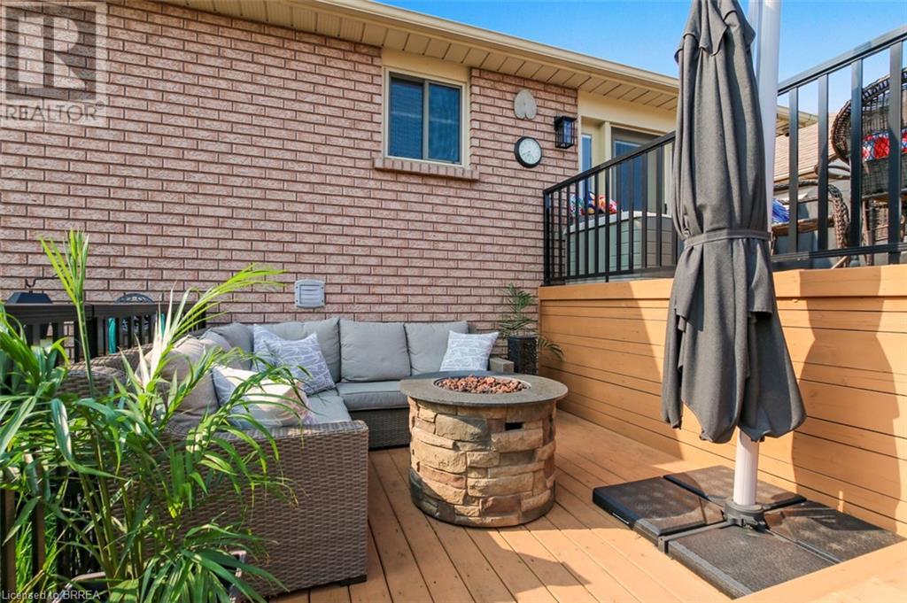 Photo 28 of 30 Mcintosh Court, Brantford ON