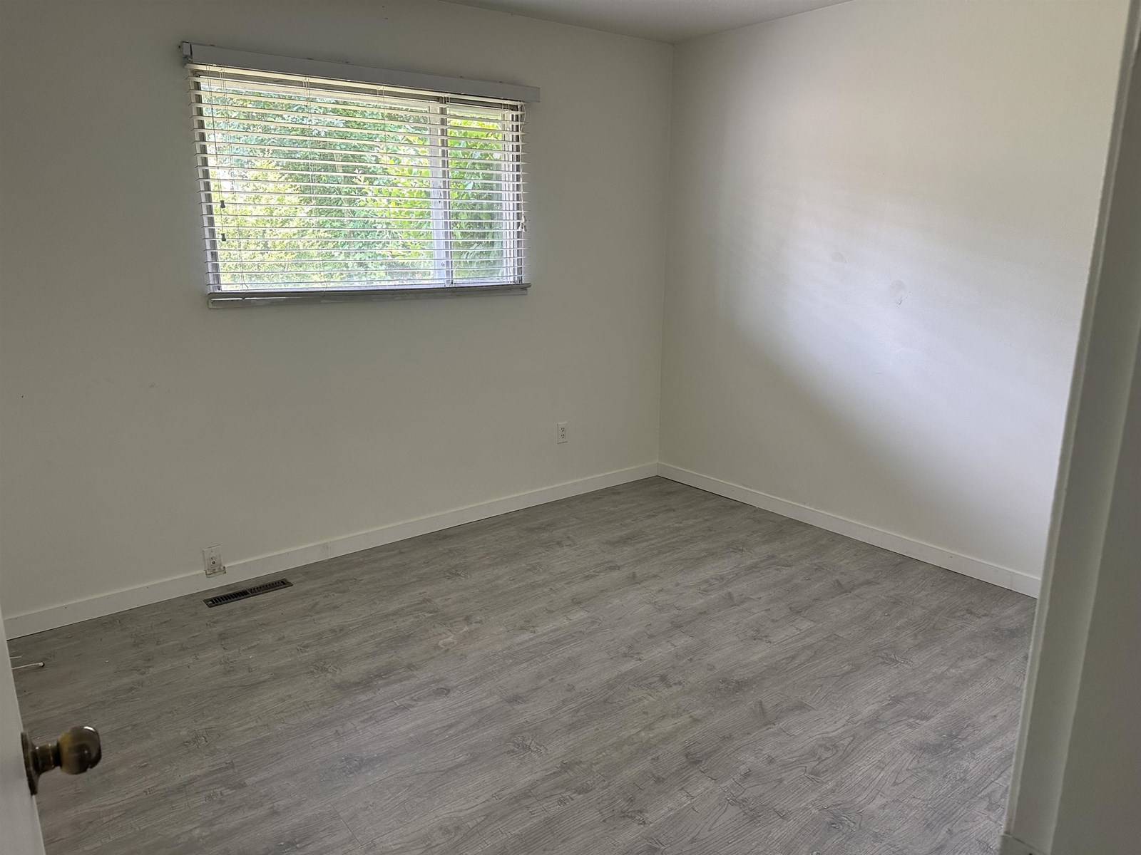 1356 LEE STREET, White Rock