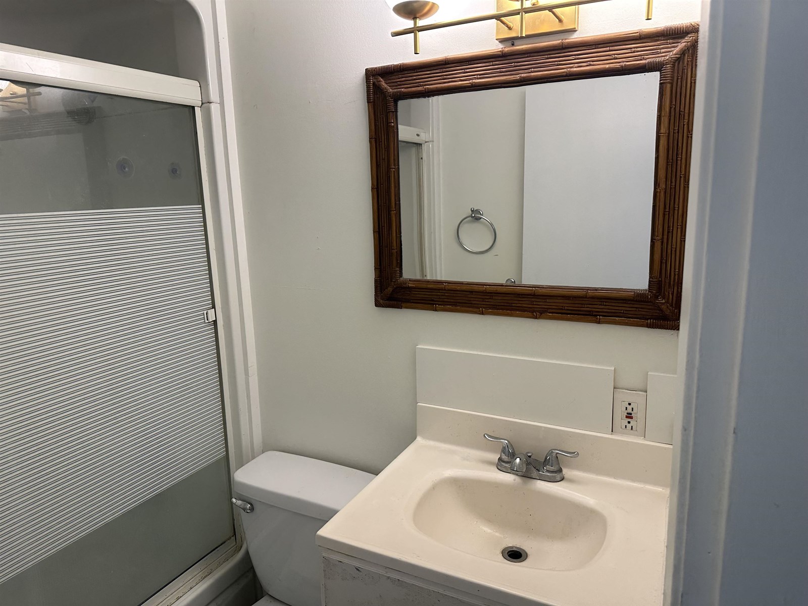 1356 LEE STREET, White Rock