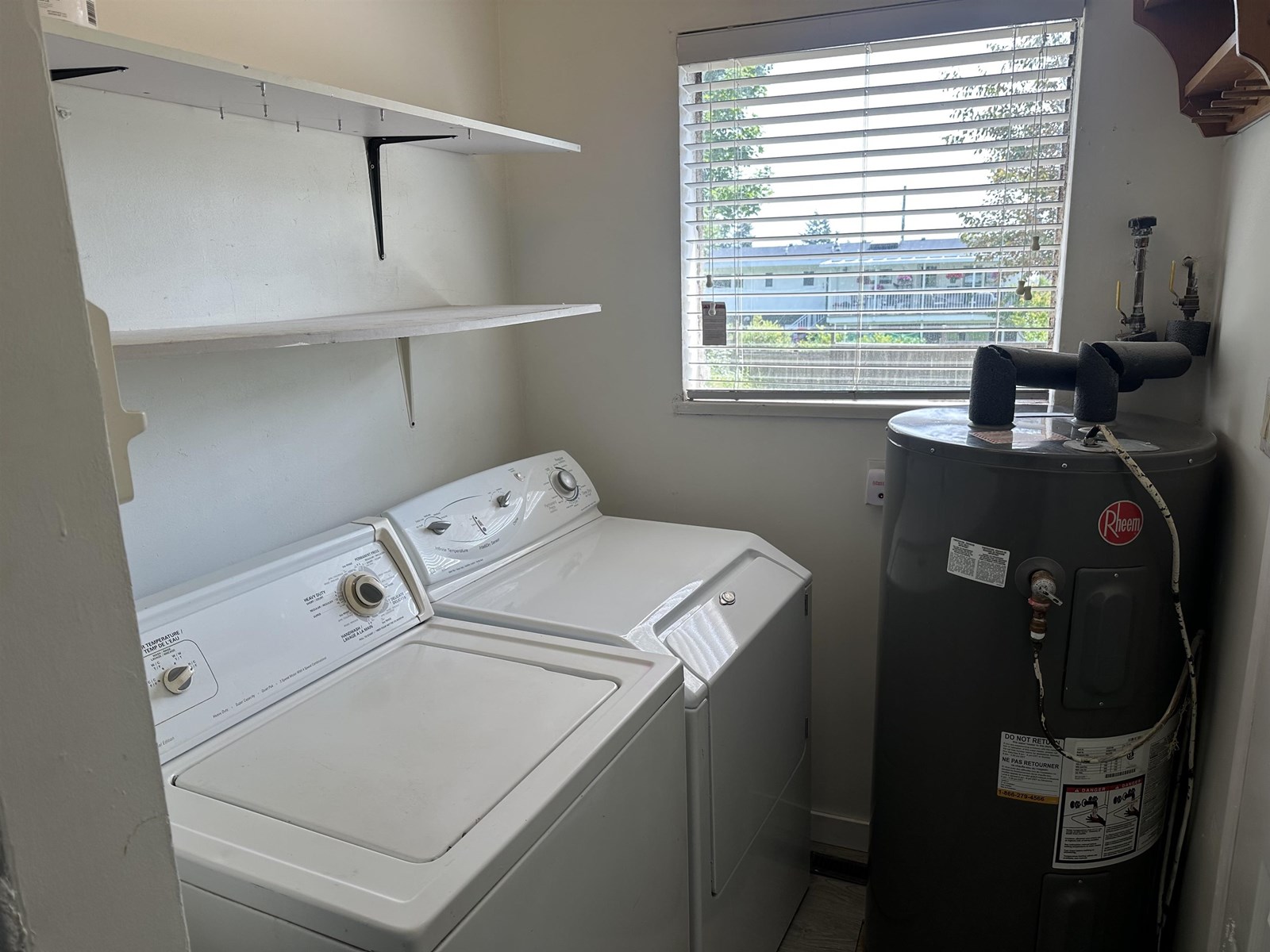 1356 LEE STREET, White Rock
