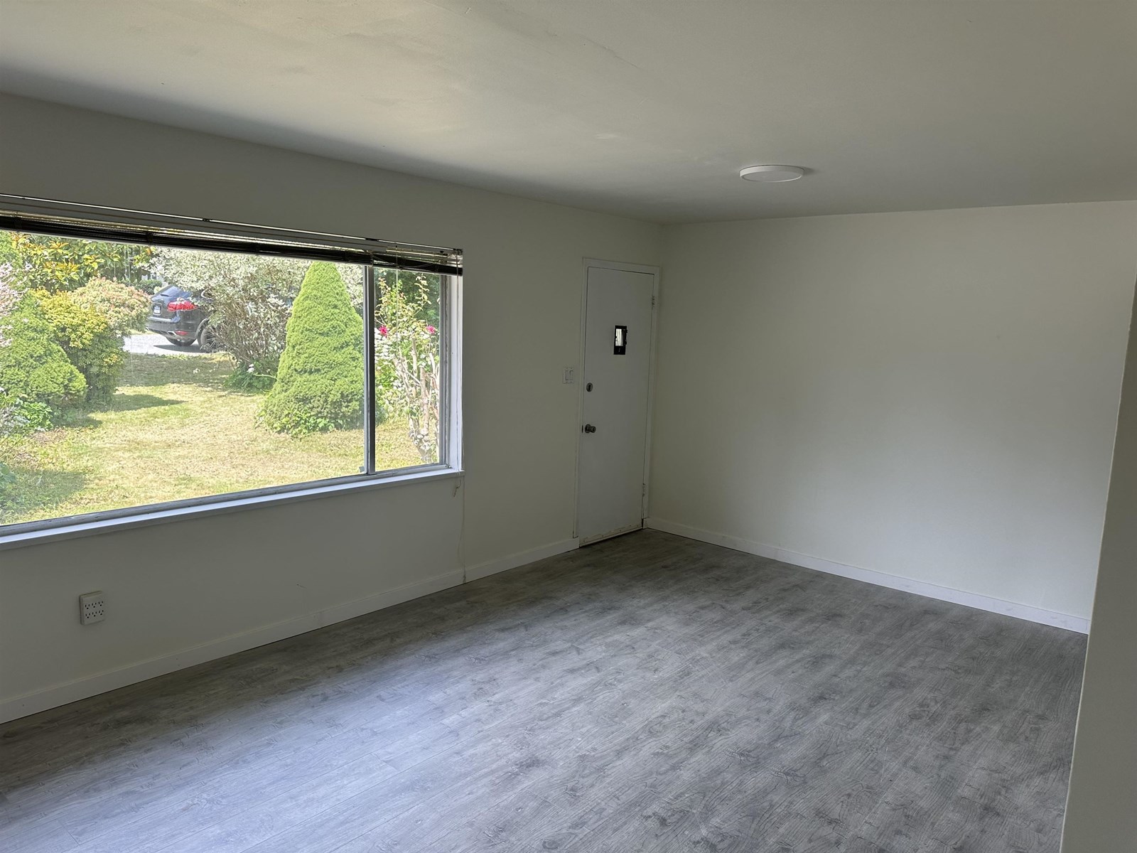 1356 LEE STREET, White Rock