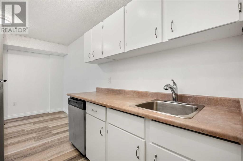 Single Family House for Sale in    Avenue SW Sunalta Calgary 