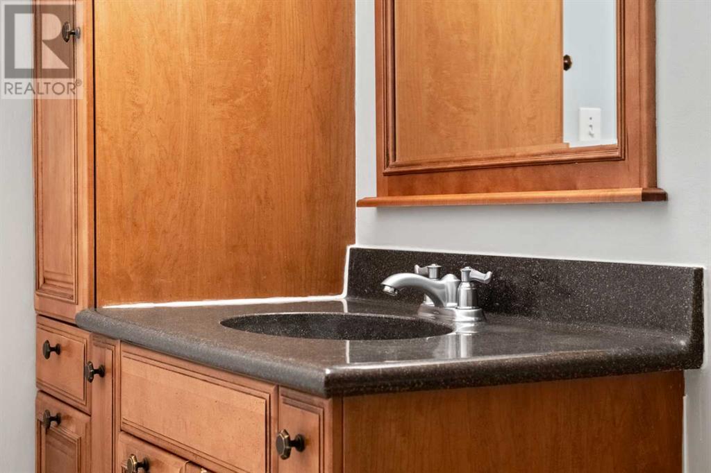 Single Family House for Sale in    Avenue SW Sunalta Calgary 