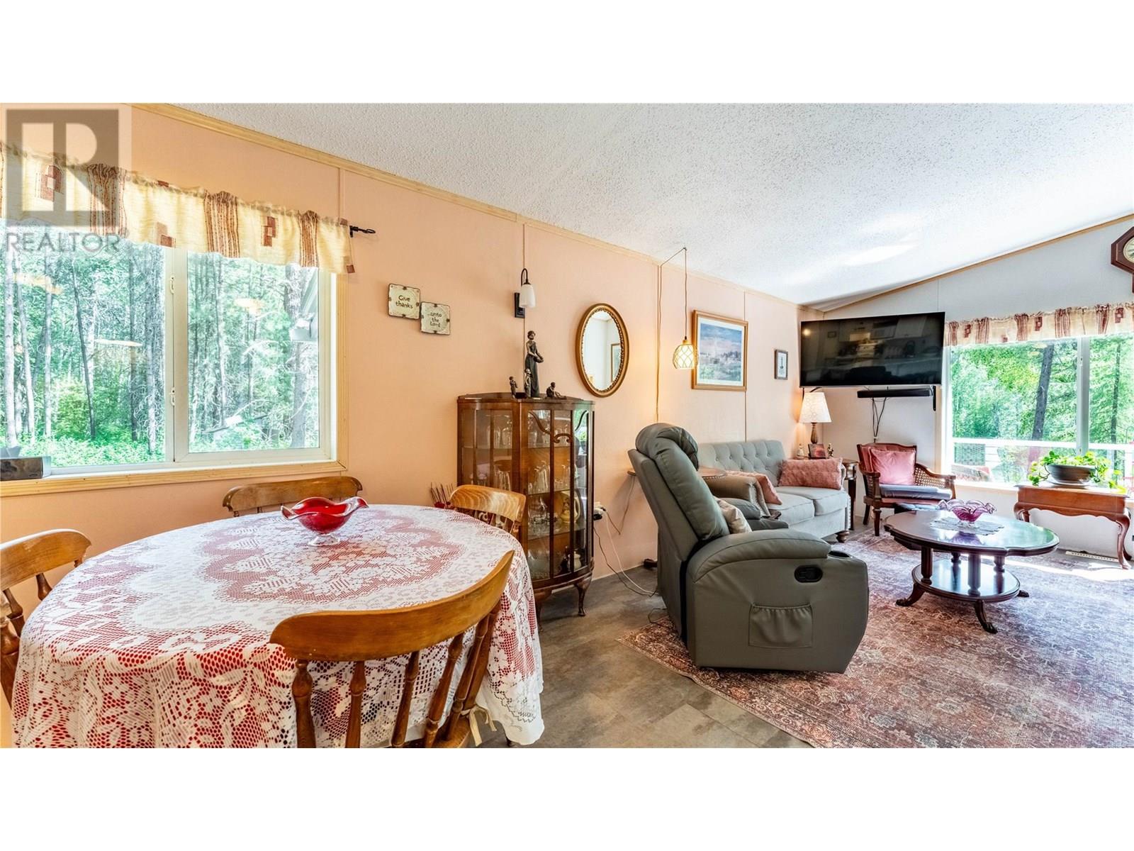 Photo 29 of 6996 95 Highway, Kingsgate BC