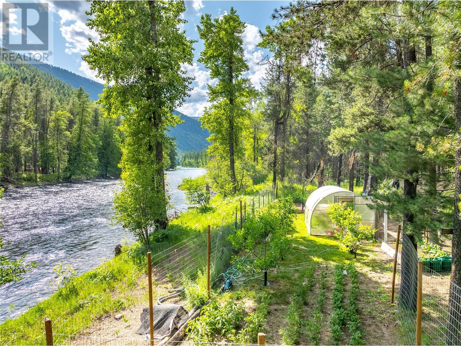 Photo 56 of 6996 95 Highway, Kingsgate BC