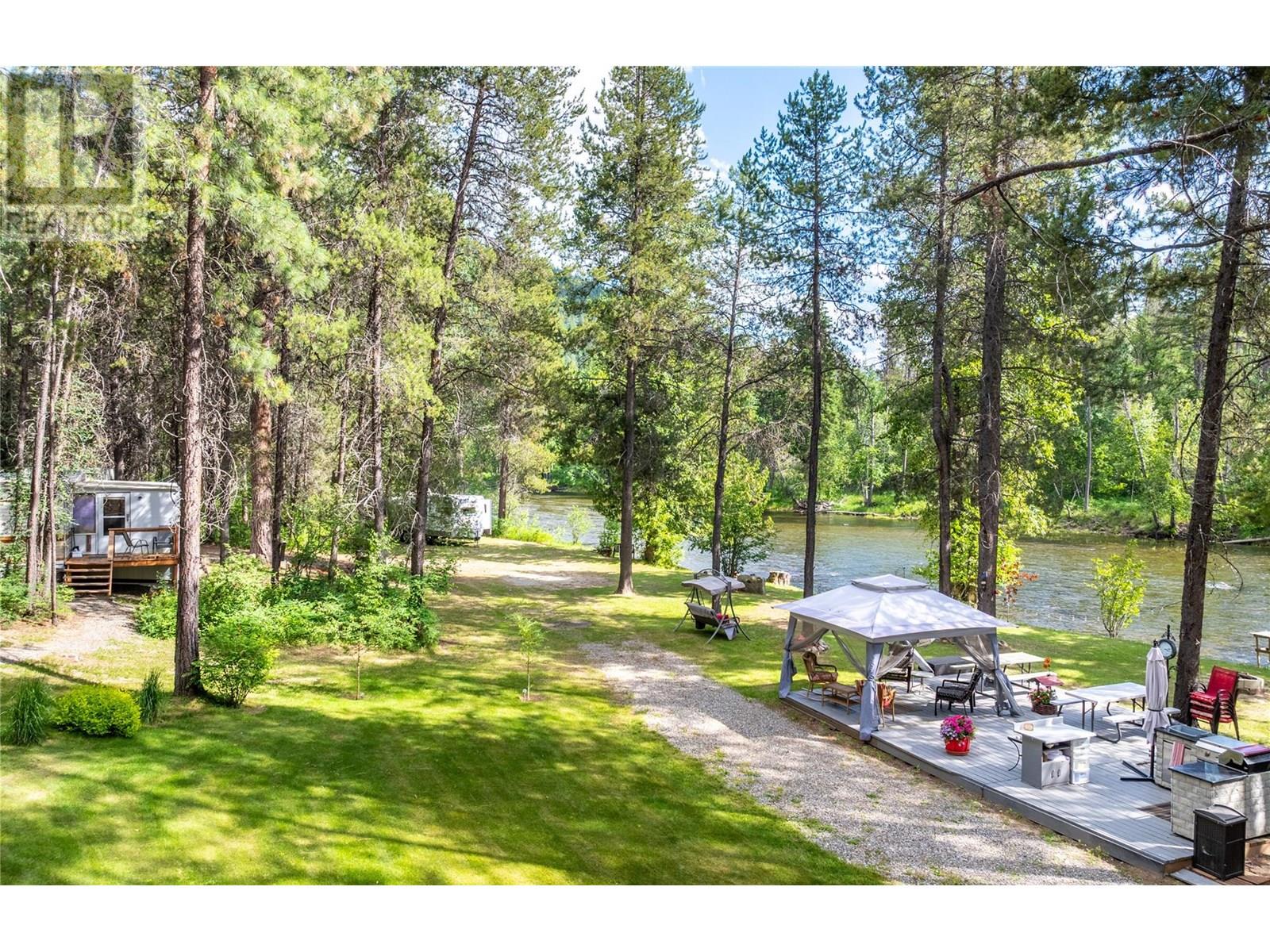 Photo 14 of 6996 95 Highway, Kingsgate BC