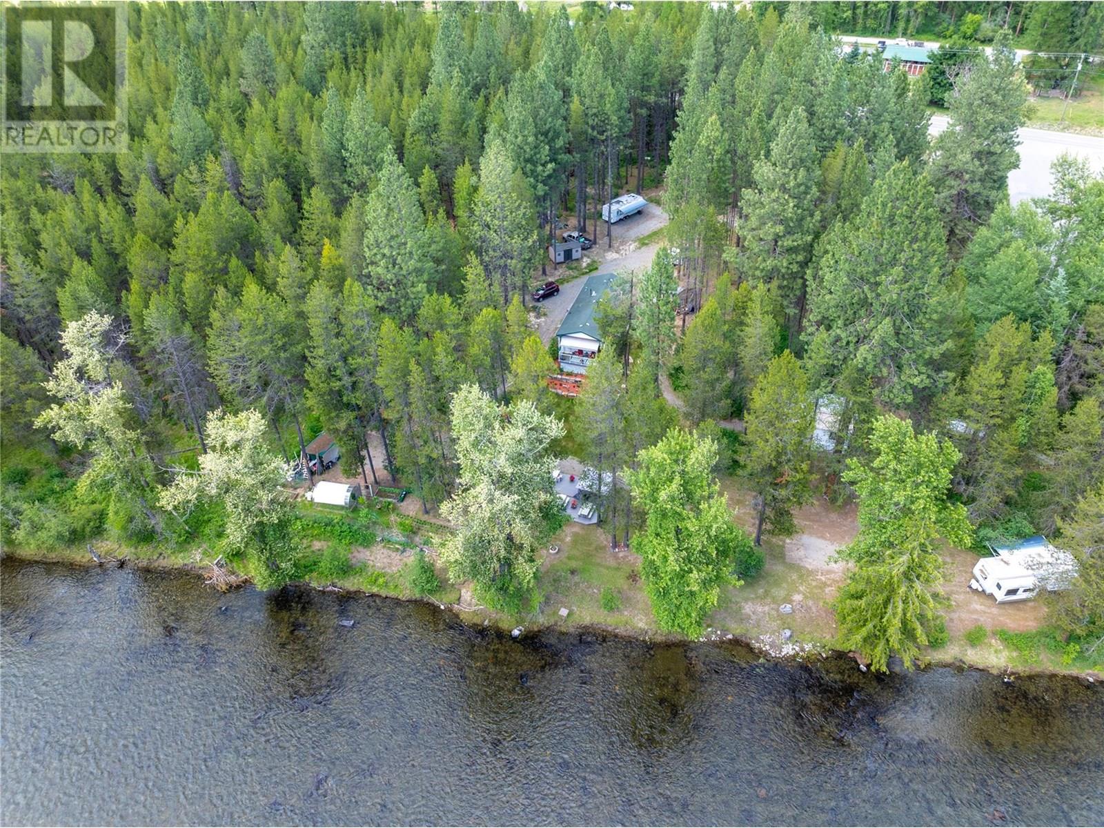 Photo 10 of 6996 95 Highway, Kingsgate BC