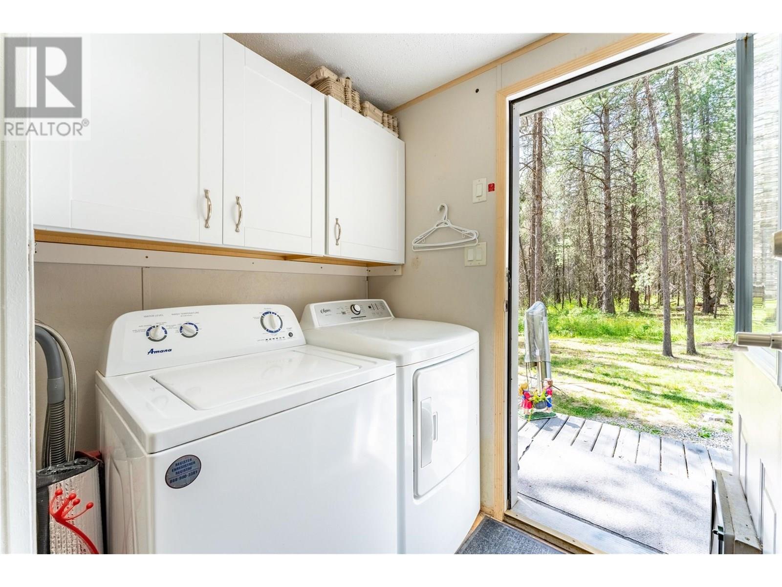 Photo 36 of 6996 95 Highway, Kingsgate BC