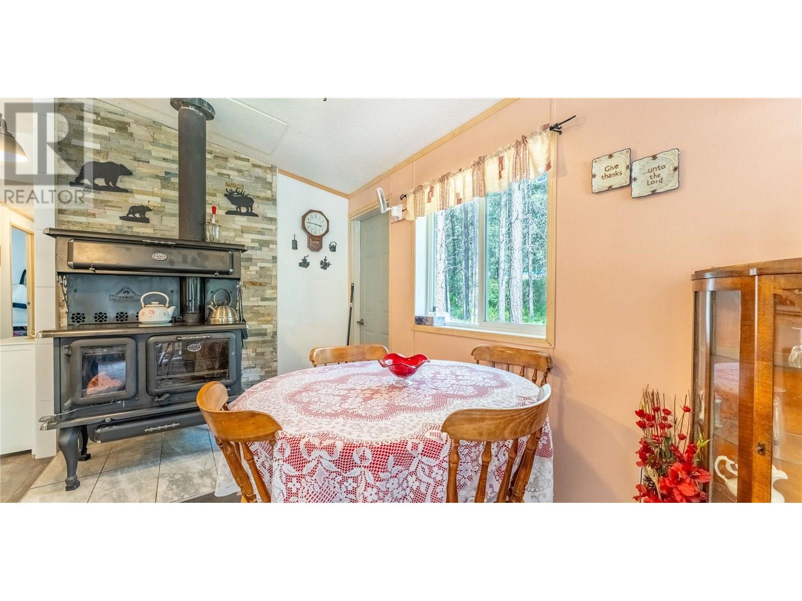 Photo 41 of 6996 95 Highway, Kingsgate BC