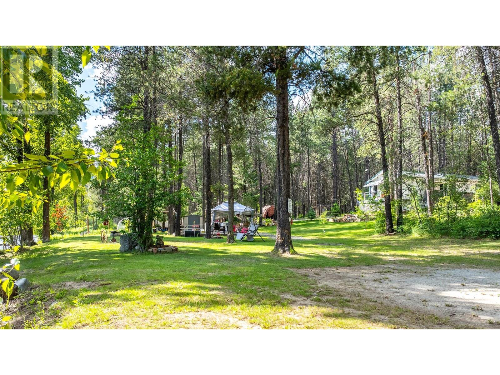 Photo 18 of 6996 95 Highway, Kingsgate BC