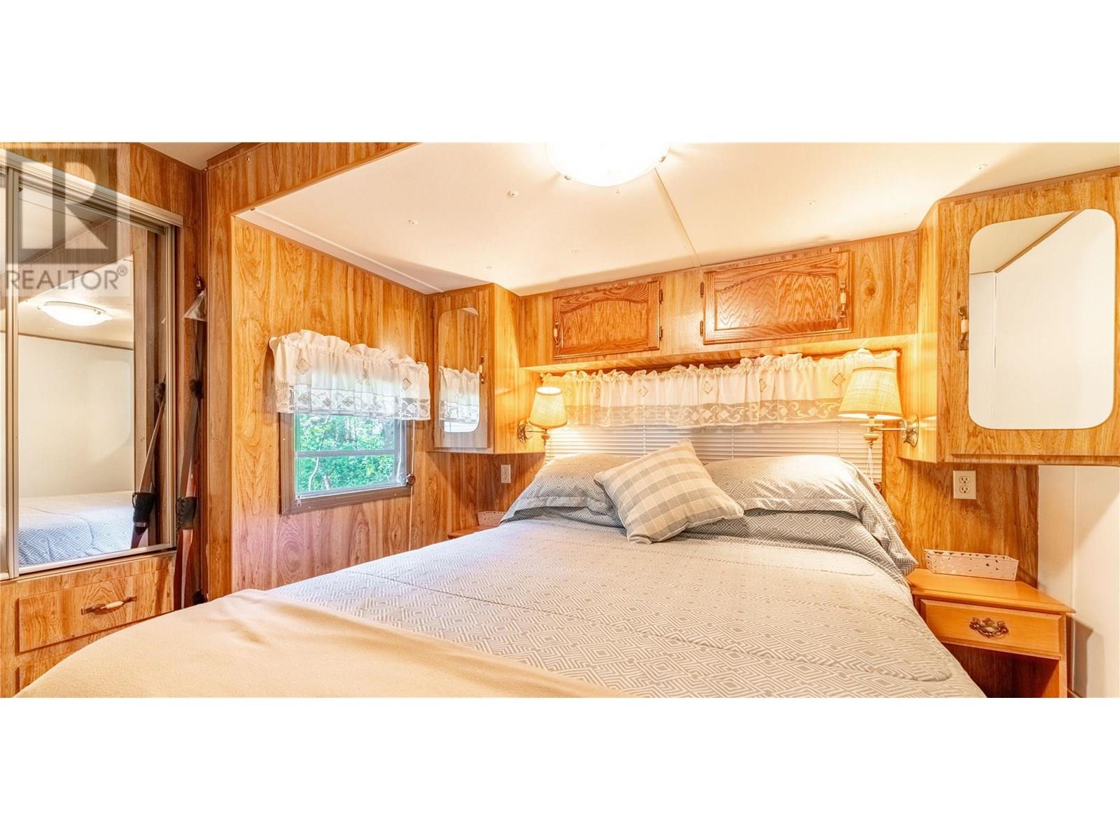 Photo 37 of 6996 95 Highway, Kingsgate BC