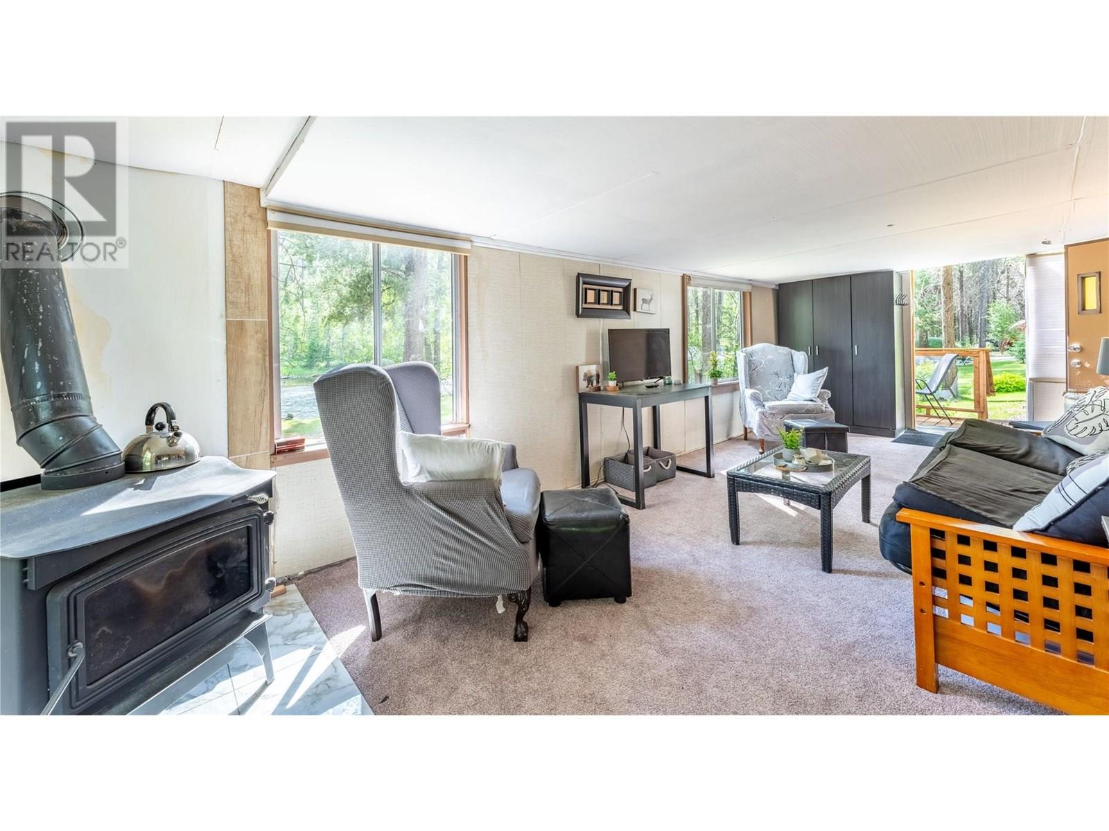 Photo 49 of 6996 95 Highway, Kingsgate BC