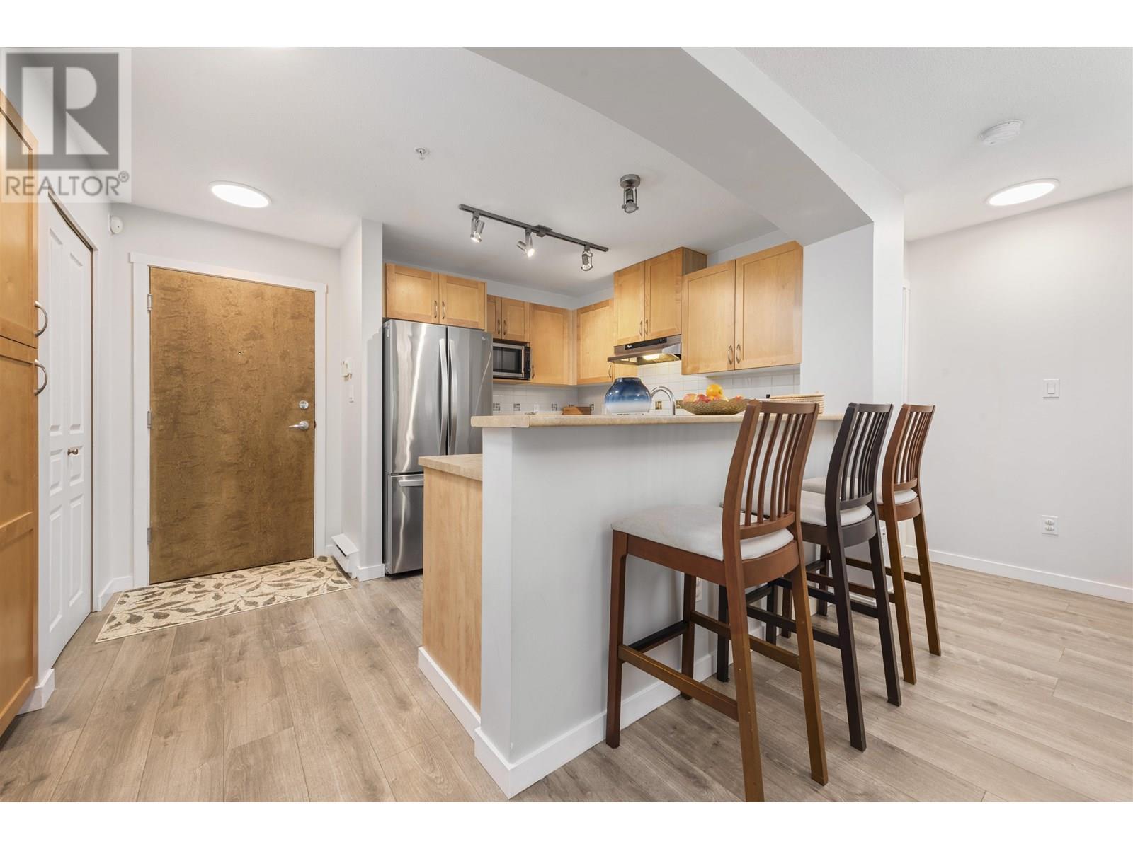 212 2959 SILVER SPRINGS BOULEVARD, Coquitlam real estate listing R3011309
