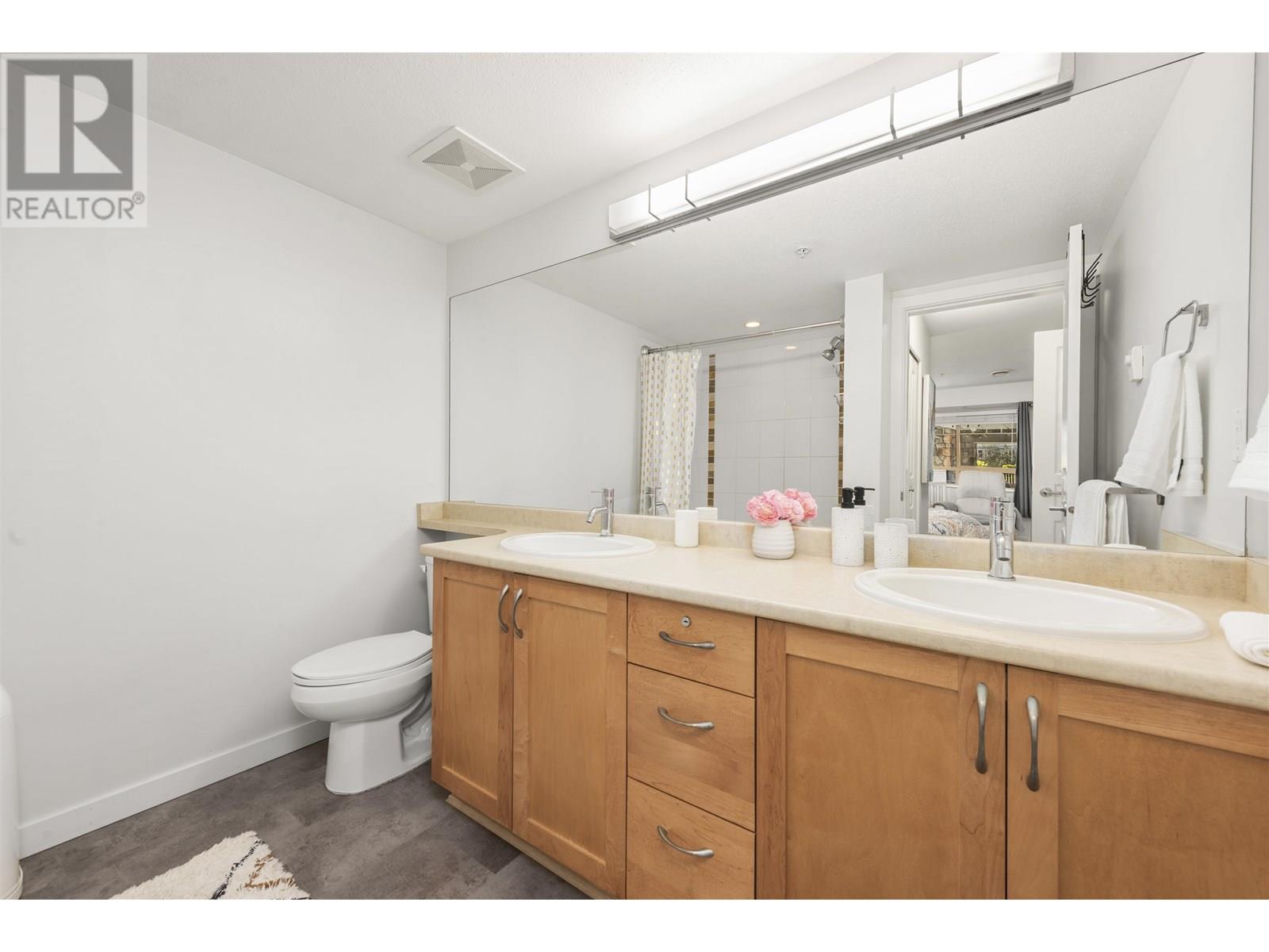 212 2959 SILVER SPRINGS BOULEVARD, Coquitlam real estate listing R3011309