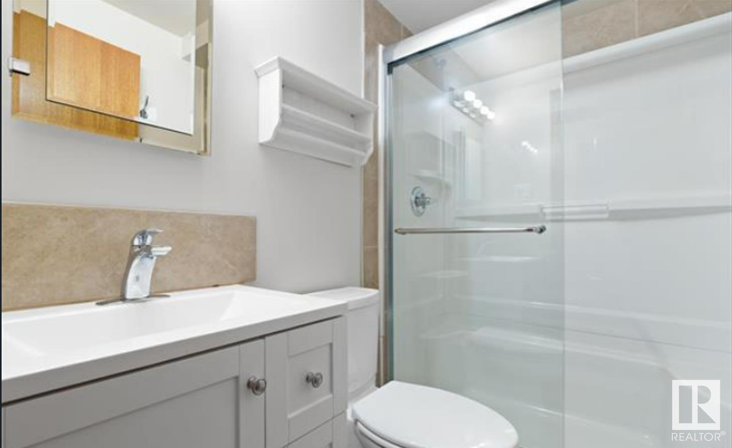 Photo 3 of 8716 29 Av Nw, Edmonton AB