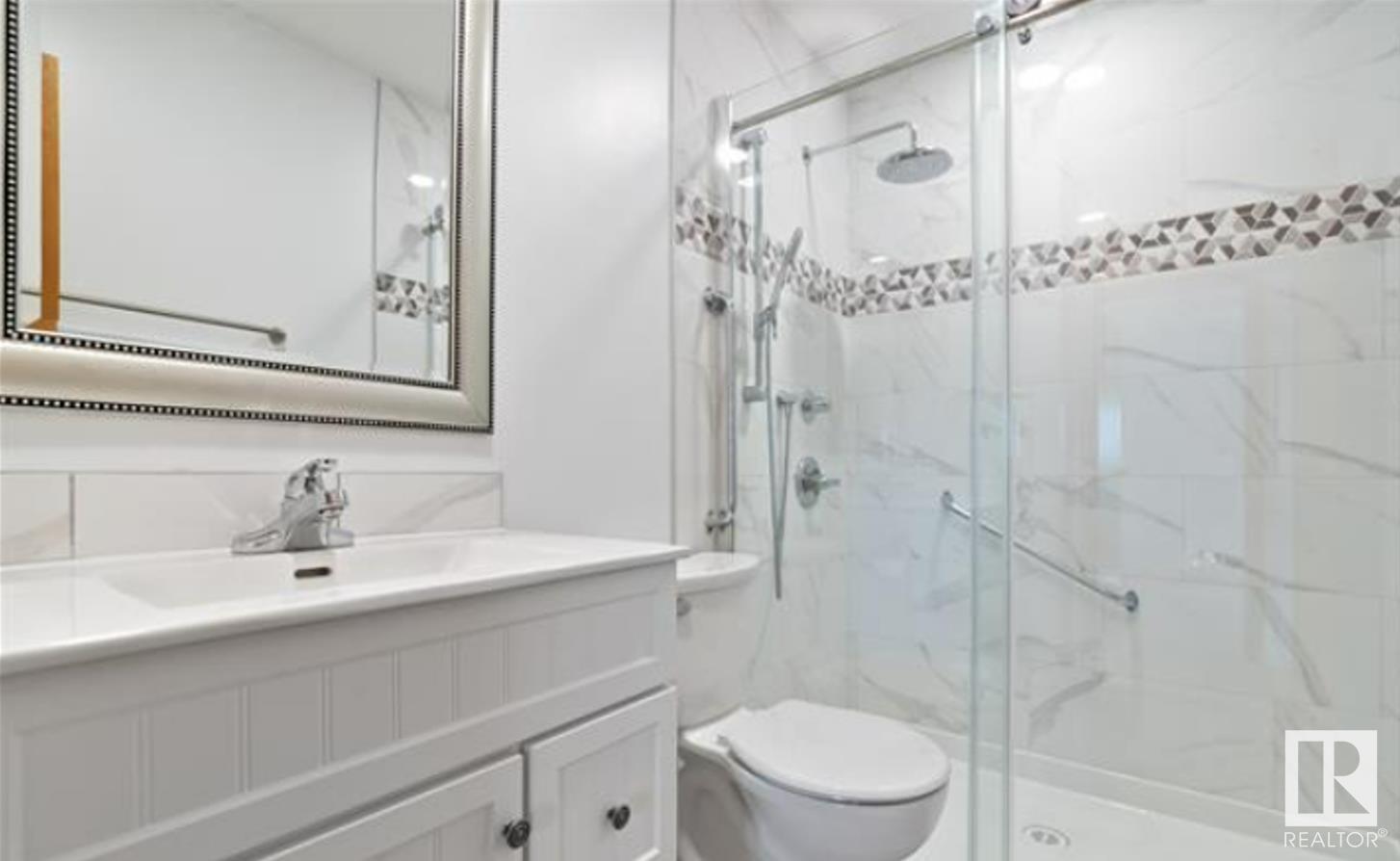 Photo 2 of 8716 29 Av Nw, Edmonton AB