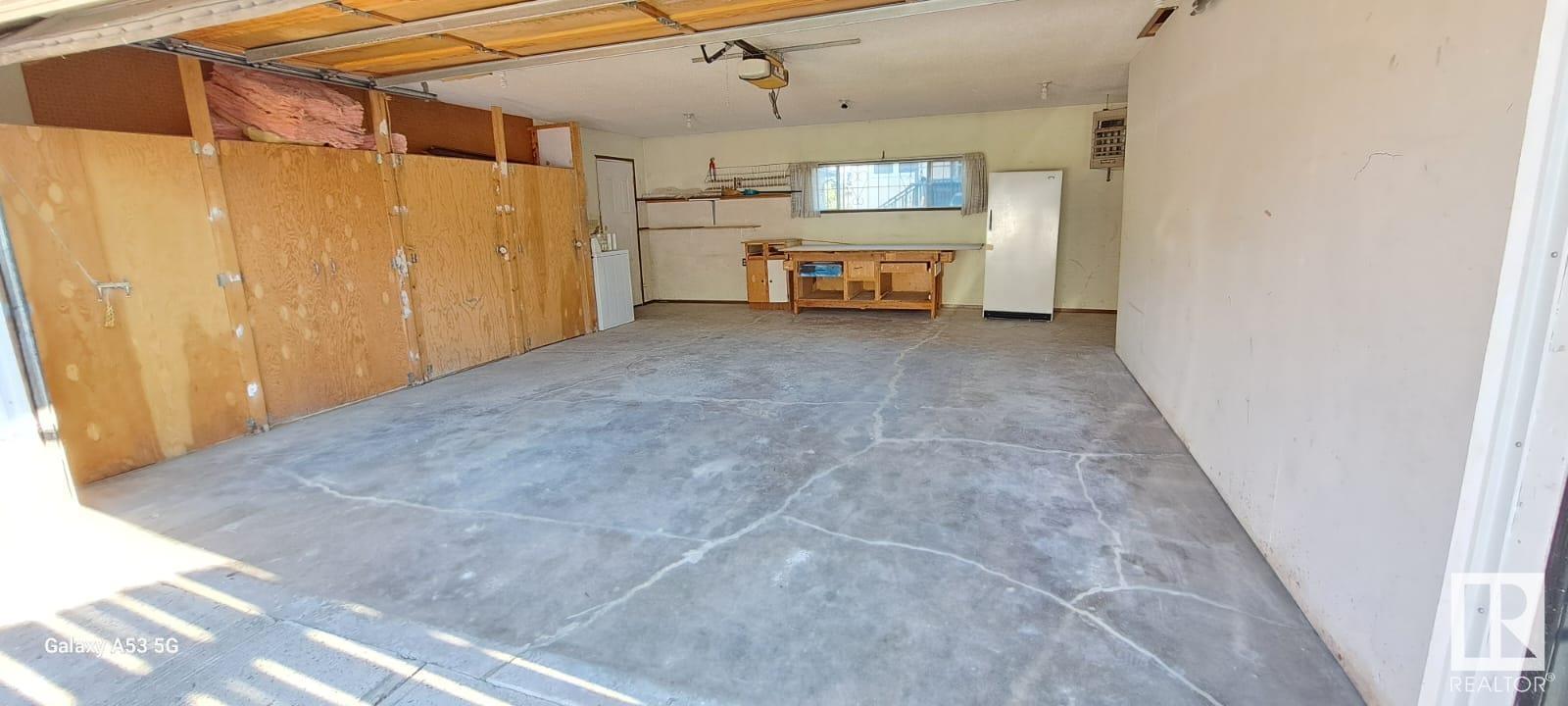 Photo 6 of 8716 29 Av Nw, Edmonton AB