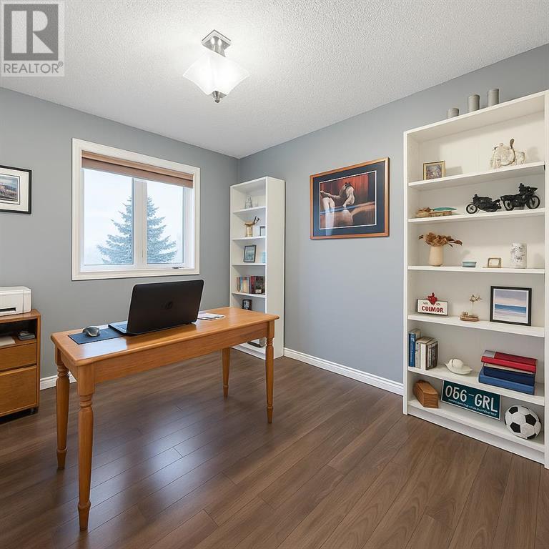 Single Family House for Sale in  Sandalwood Place NW Sandstone Valley Calgary 