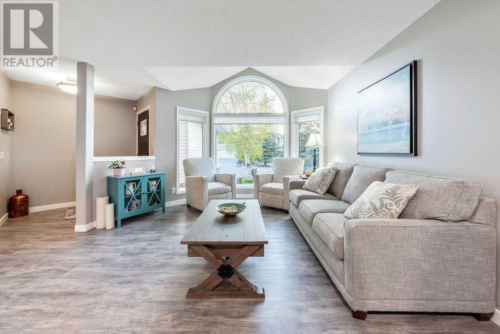 Single Family House for Sale in  Sandalwood Place NW Sandstone Valley Calgary 