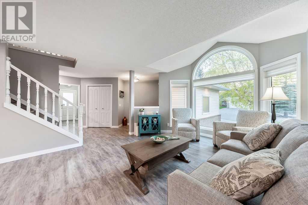 Single Family House for Sale in  Sandalwood Place NW Sandstone Valley Calgary 
