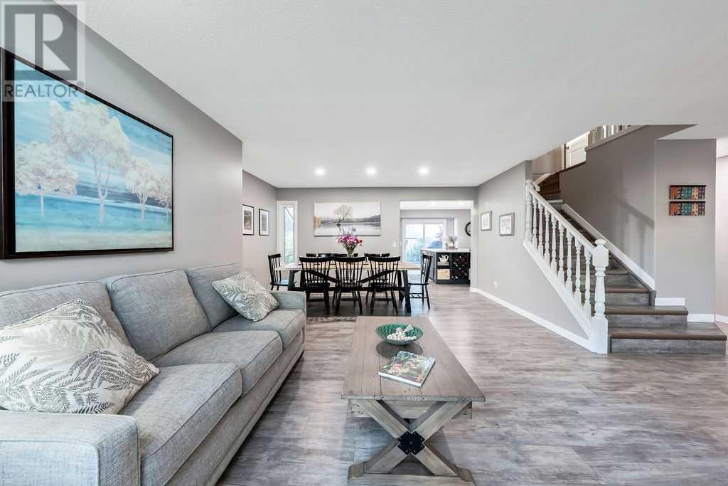 Single Family House for Sale in  Sandalwood Place NW Sandstone Valley Calgary 