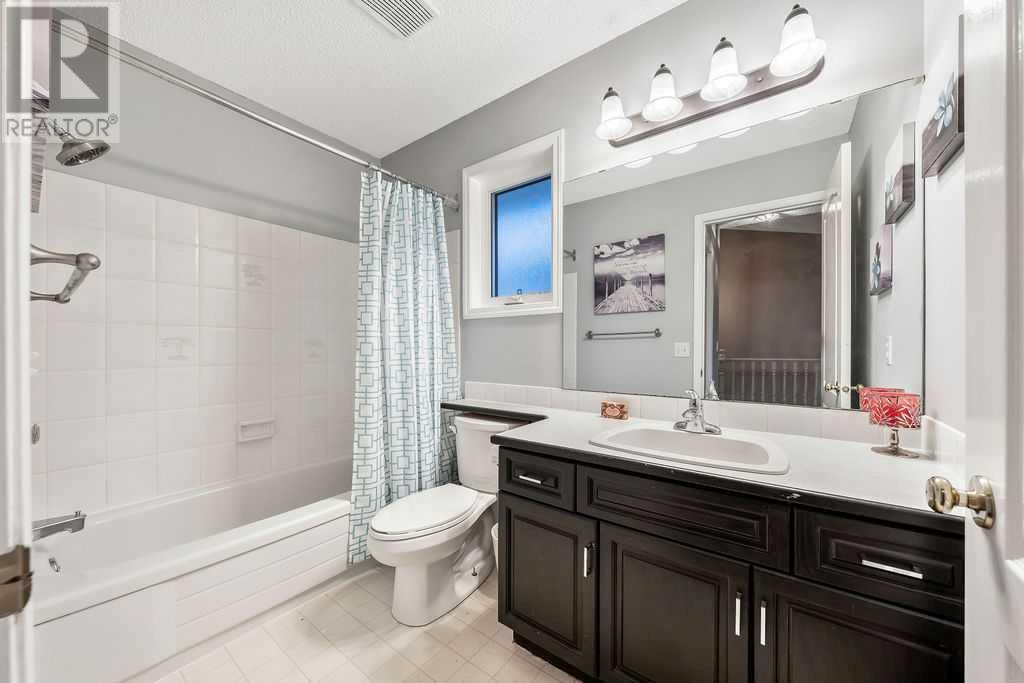 Single Family House for Sale in  Sandalwood Place NW Sandstone Valley Calgary 