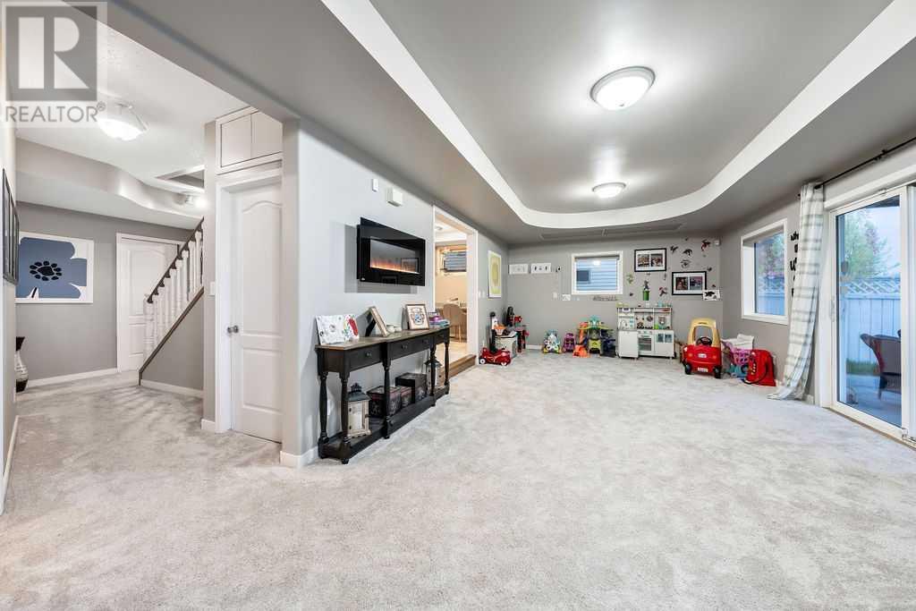 Single Family House for Sale in  Sandalwood Place NW Sandstone Valley Calgary 
