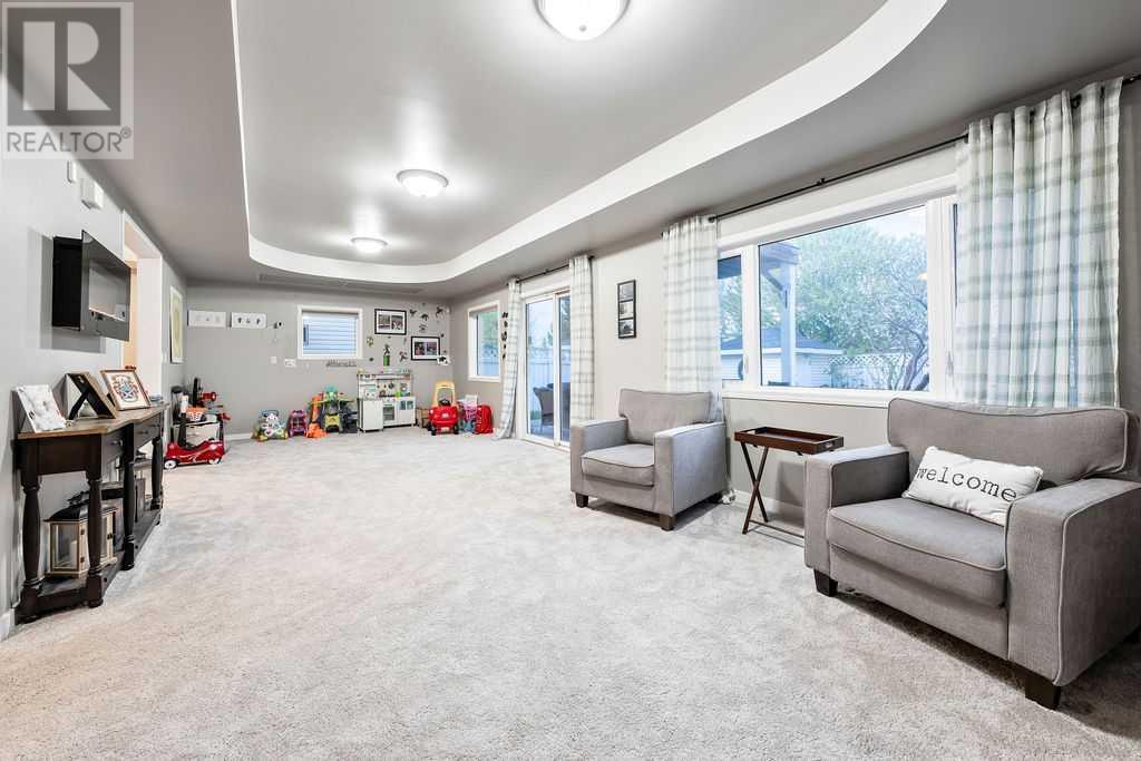 Single Family House for Sale in  Sandalwood Place NW Sandstone Valley Calgary 