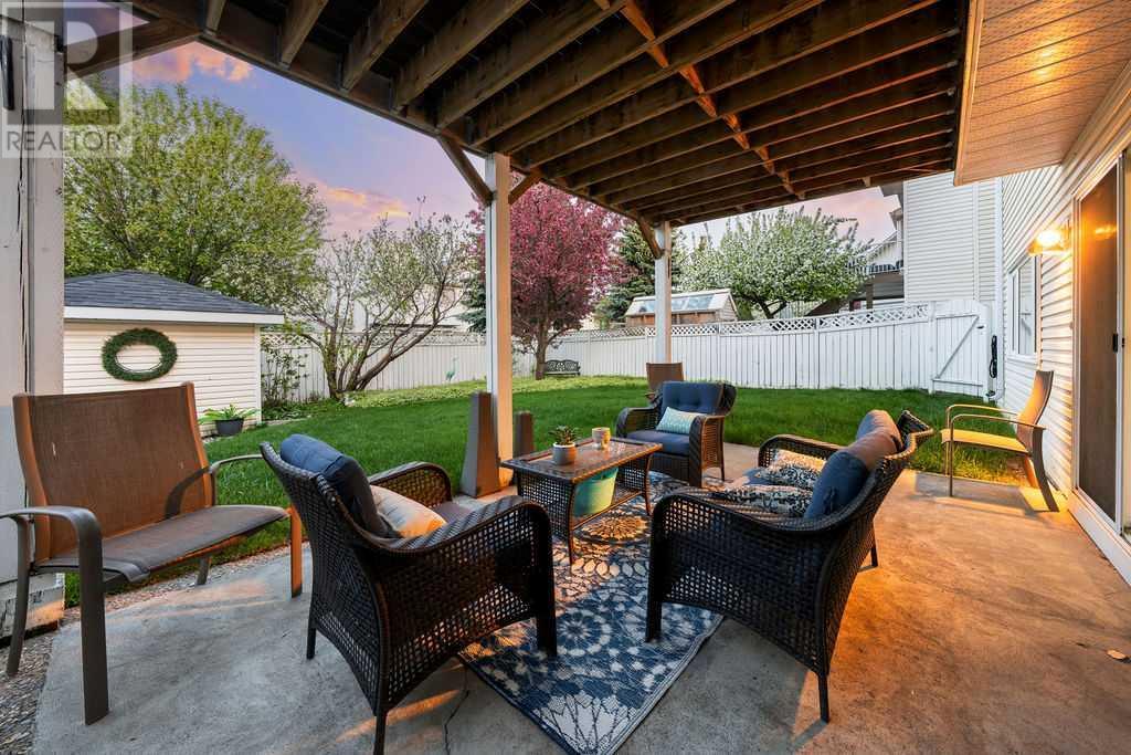 Single Family House for Sale in  Sandalwood Place NW Sandstone Valley Calgary 