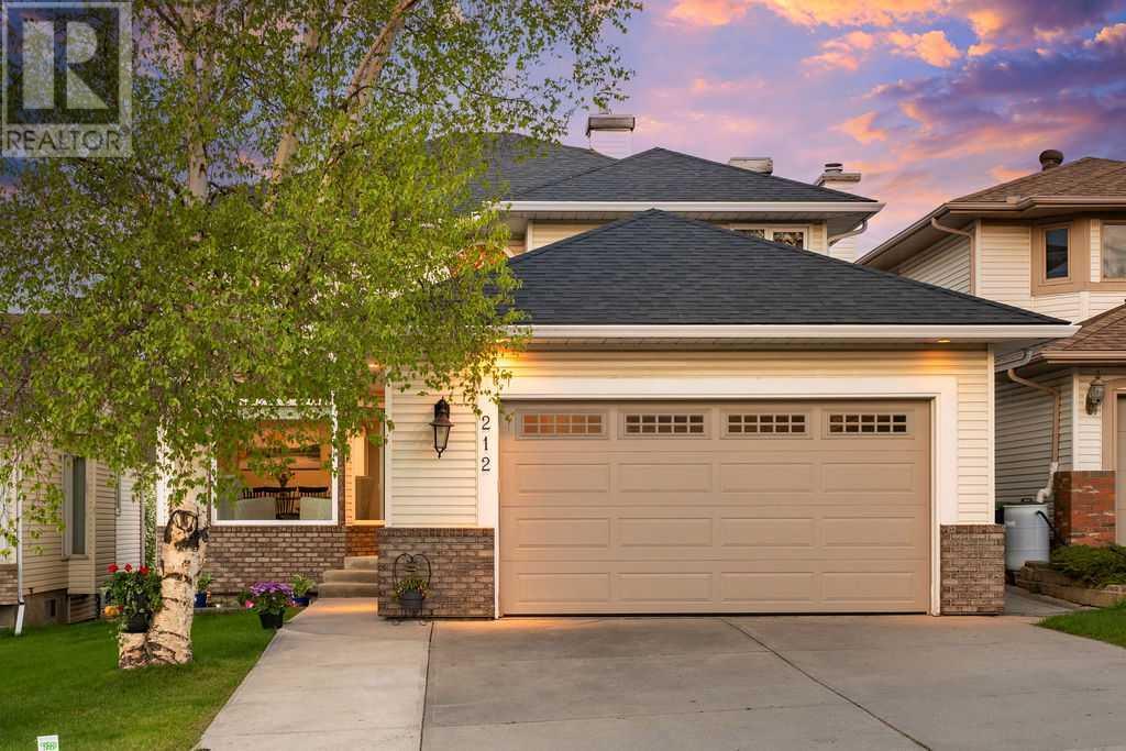 Single Family House for Sale in  Sandalwood Place NW Sandstone Valley Calgary 
