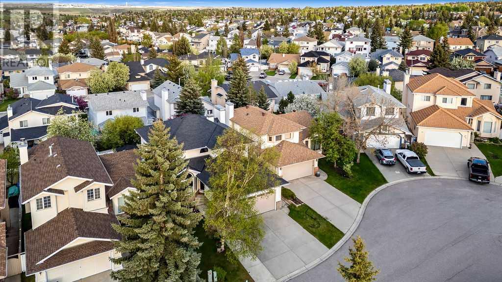 Single Family House for Sale in  Sandalwood Place NW Sandstone Valley Calgary 