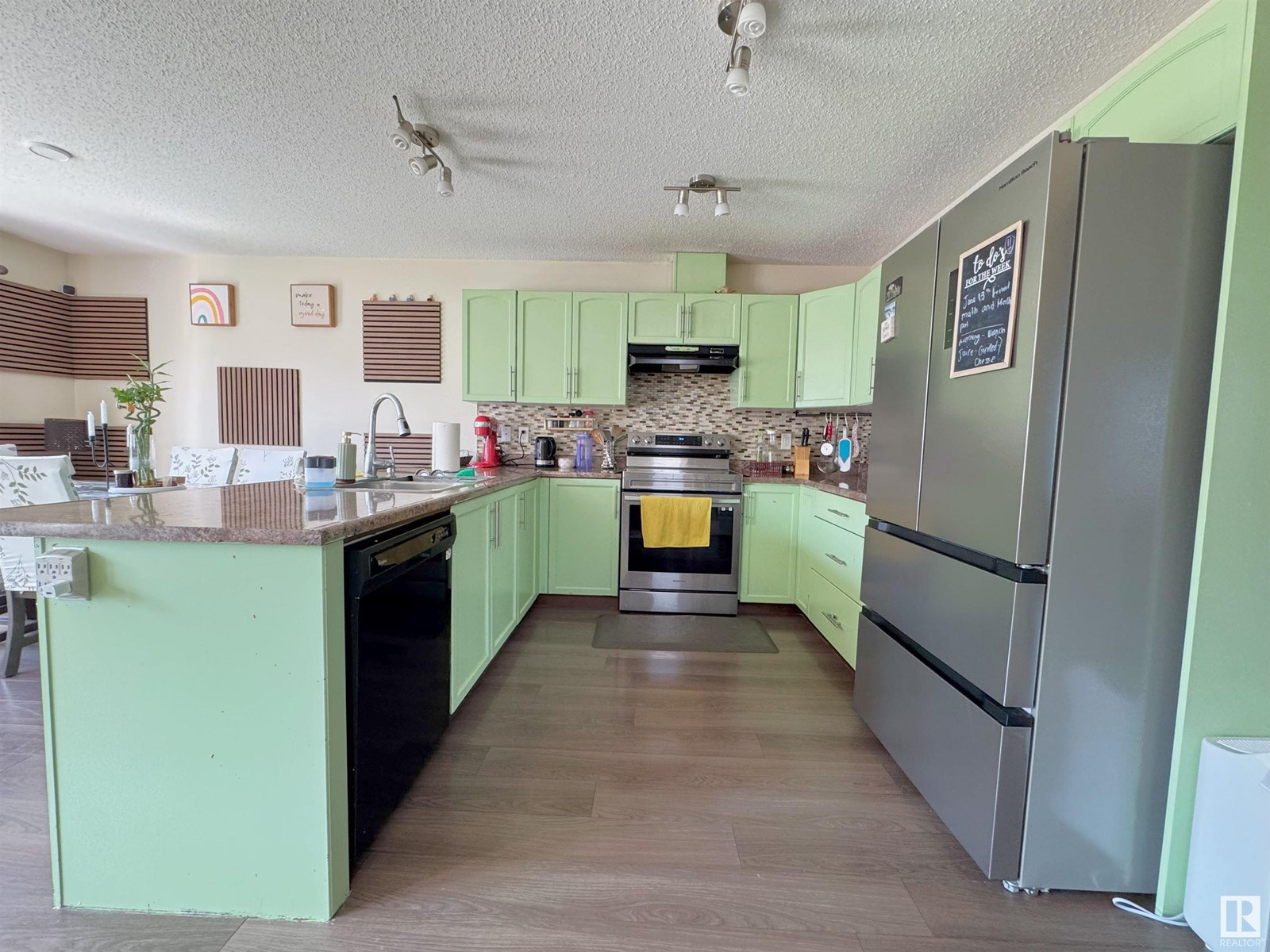 Photo 2 of 2217 22 Av Nw, Edmonton AB